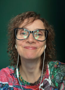 uśmiechnięta brunetka w okularach, Beata Palińska